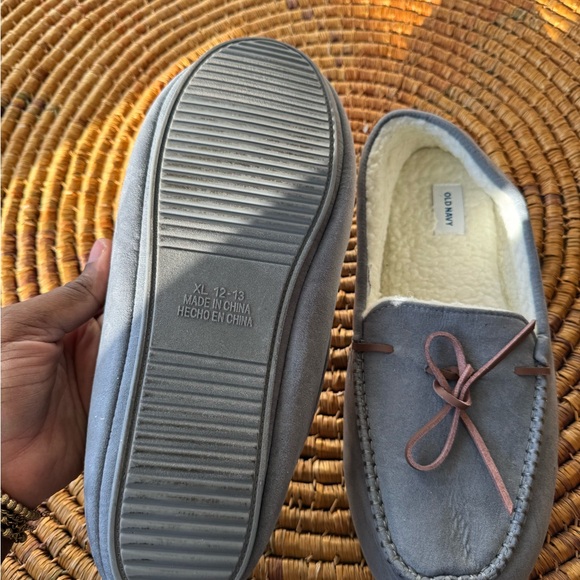 Old navy men’s 12 blue house inner fuzzy shoe… - Picture 2 of 4